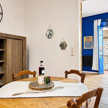 Appartement Ancien T2 Rénové Au Cœur Ce Sartène, Centre *