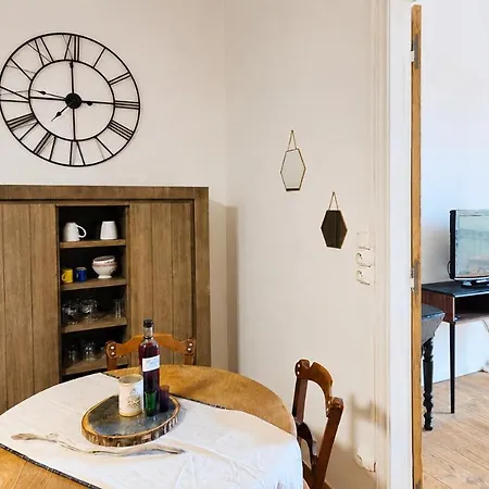 Ancien T2 Rénové Au Cœur Ce Sartène, Centre * Sartène