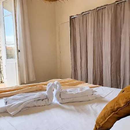 Ancien T2 Rénové Au Cœur Ce Sartène, Centre Appartement Sartène