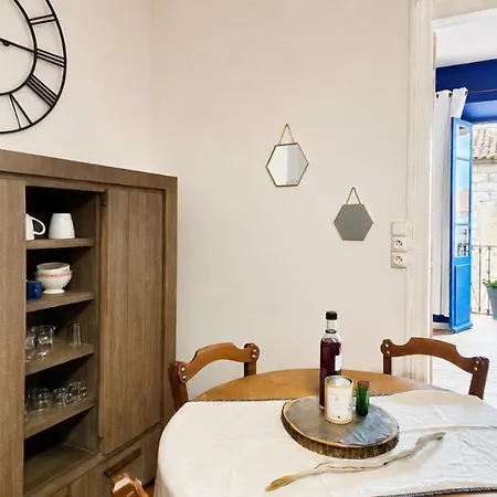 Ancien T2 Rénové Au Cœur Ce Sartène, Centre Appartement *